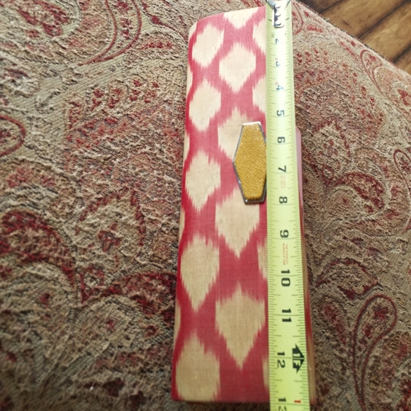 Gail DeLoach  ASIAPHILE Silk Clutch - Picture 12 of 16